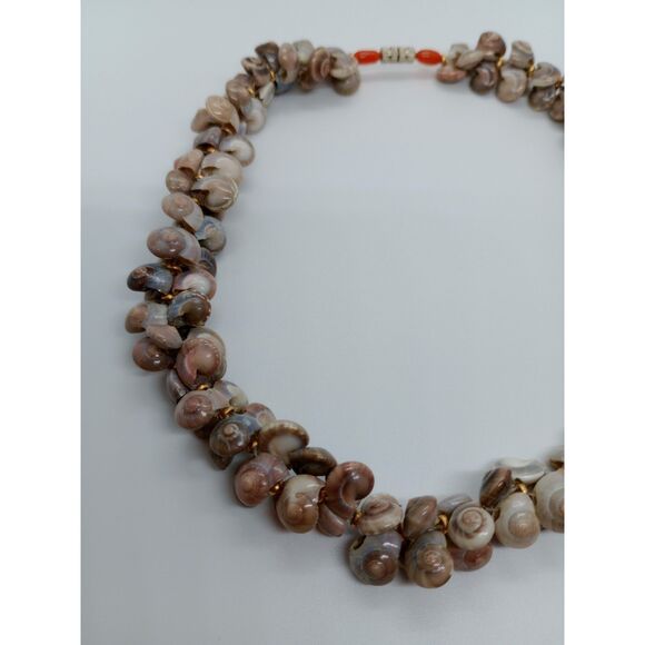 Vintage Natural Shell & Coral .:* 16" Strung/Beaded Necklace *:. w/Barrel Clasp - Picture 3 of 5